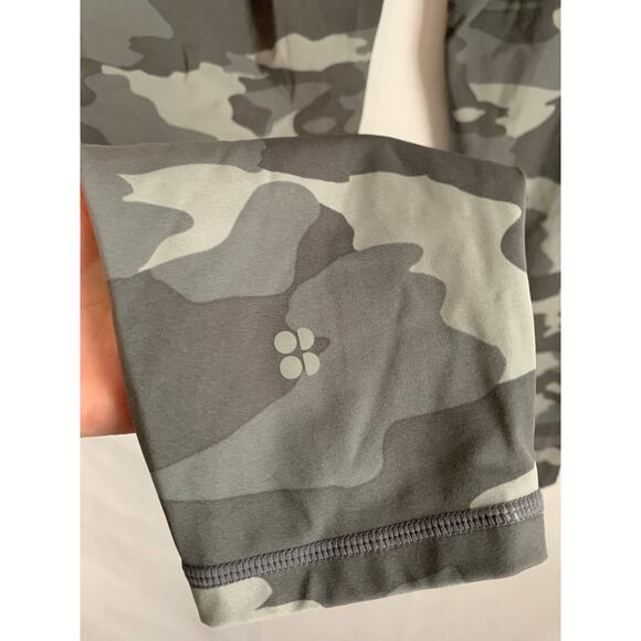 Sweaty Betty Power 7/8 Length Camo Women's Size Medium - Picture 7 of 10